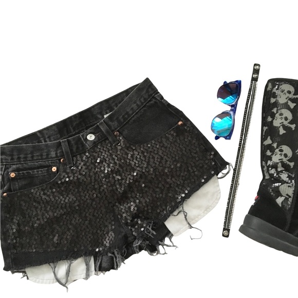 new Levi's® ★ LF Furst of a Kind ★ Upcycled Vintage Sequin Cut Off Denim Short ★ - Picture 13 of 16